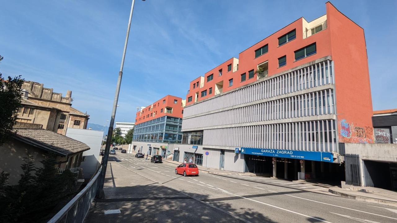 Downtown Fiume, Underground Garage Within The Property 외부 사진
