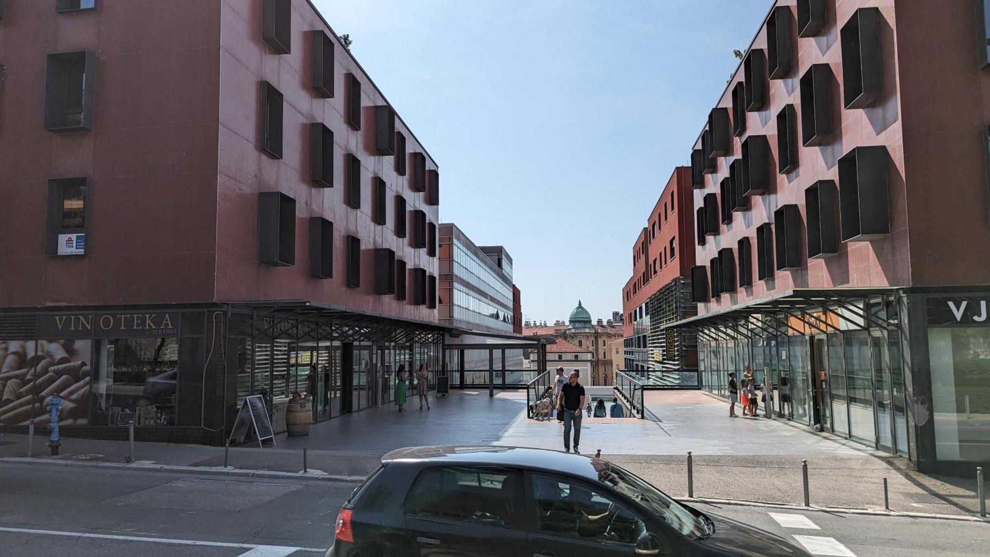 Downtown Fiume, Underground Garage Within The Property 외부 사진