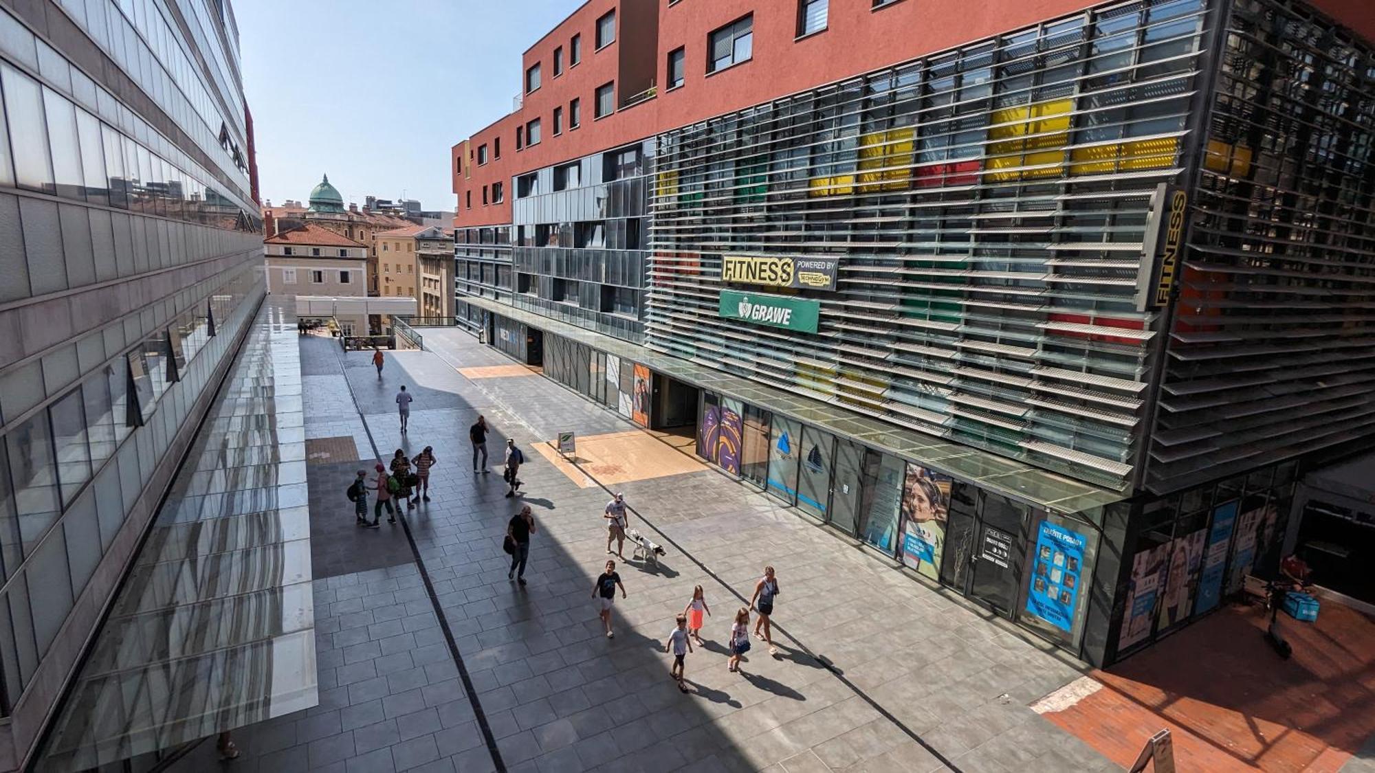 Downtown Fiume, Underground Garage Within The Property 외부 사진